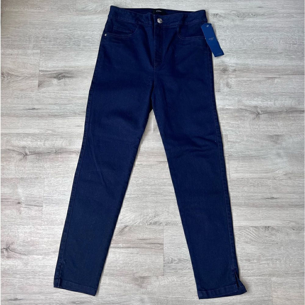 STUDIO F Colombian butt lifting Button Skinny Jeans. Size 6 US